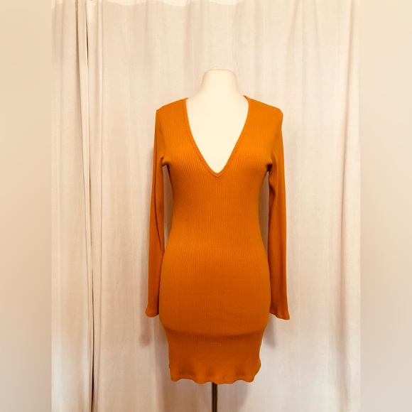 ARITZIA Wilfred V- neck Mustard Orange Ribbed Knit Mini Dress Medium NWOT - Picture 6 of 8
